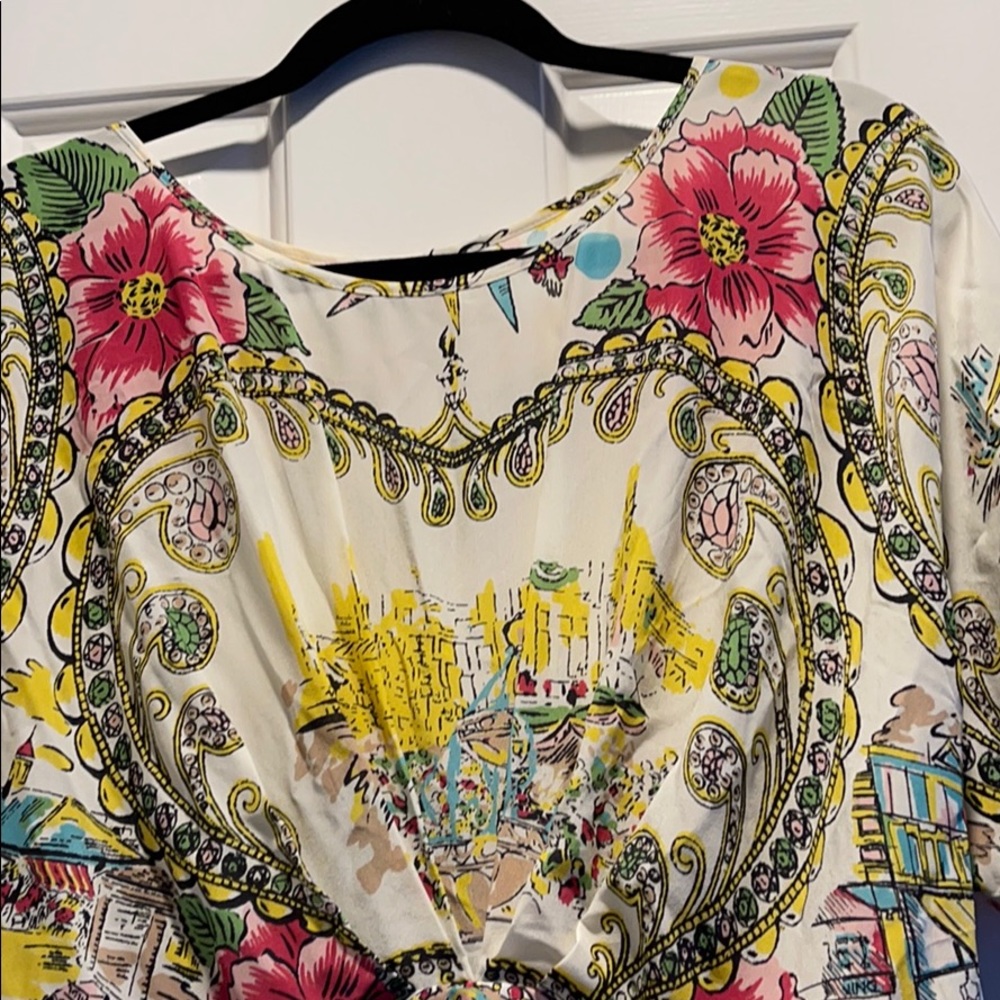Silky Dress With Colorful Pattern - Picture 2 of 5